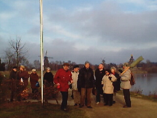 Bild 3: Die GGVer vor dem Mühlenmuseum